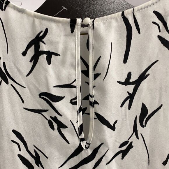 New Size Large Top - Picture 3 of 5